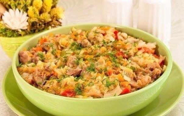 kapusta-tushennaya-so-svininoj-i-pomidorami