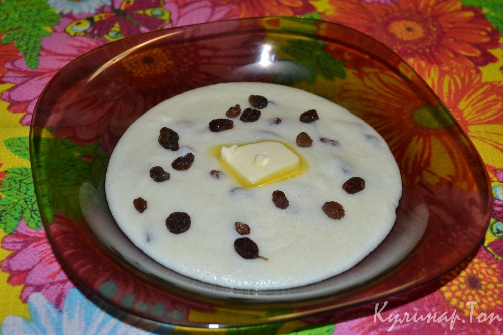 Манная каша с изюмом