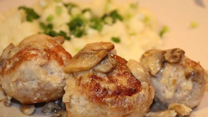 Мясные тефтели с шампиньонами