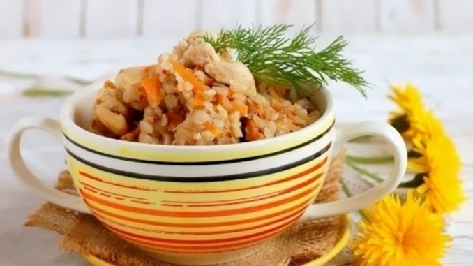Перловая каша с томатом и курицей в мультиварке