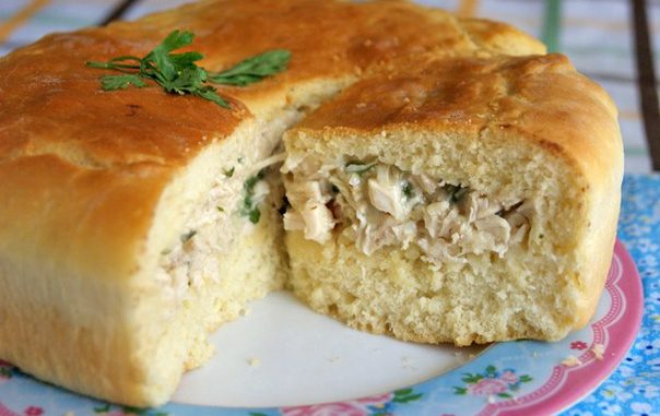 Пирог с курицей в соусе бешамель