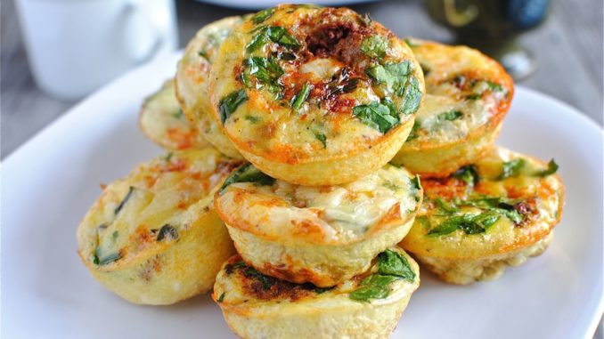 Творожные мини-запеканки с сыром и овощами