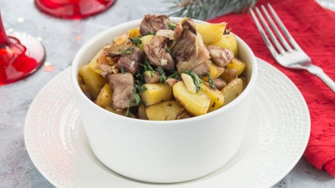 Жаркое из индейки с картошкой