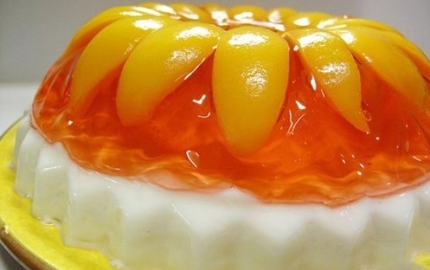 Желейный торт с фруктами