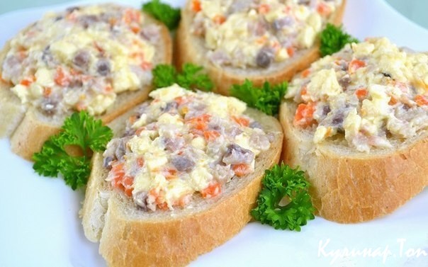 Закуска из селедки и плавленого сыра