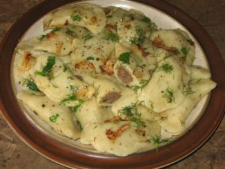 Картофельные вареники с куриной печенью