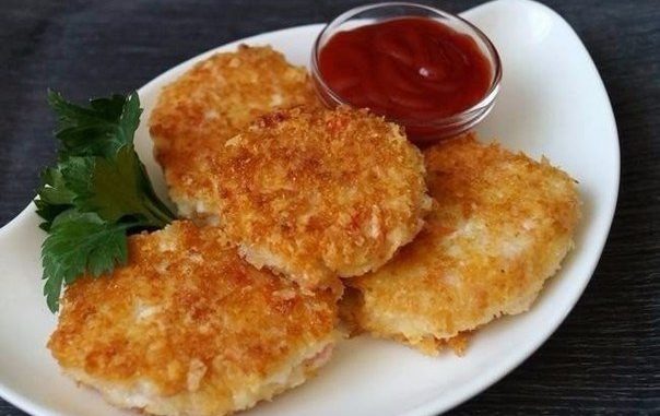 Котлеты из крабовых палочек с сыром