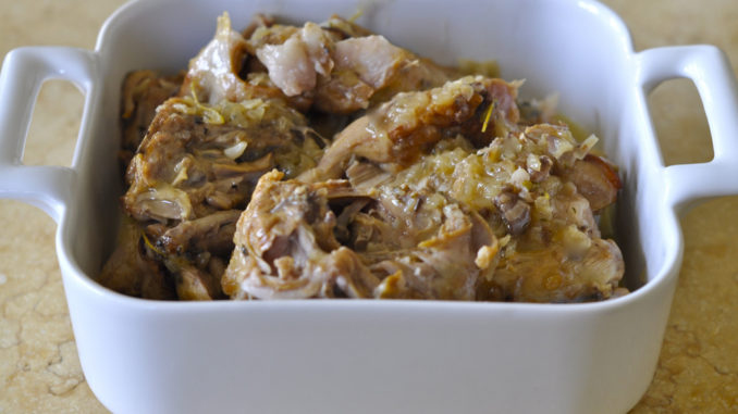 Кролик с финиками