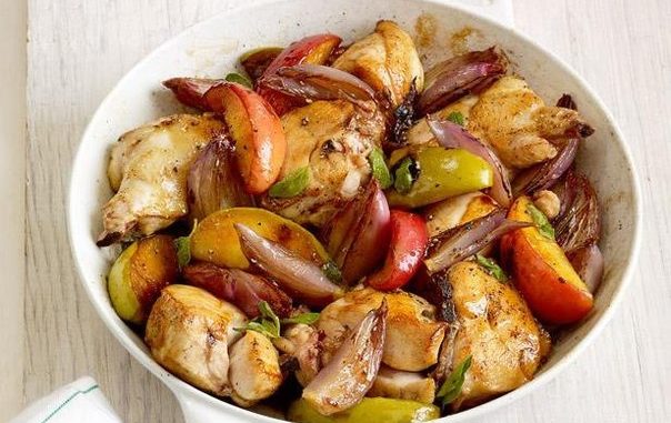Куриное филе запеченное с яблоками