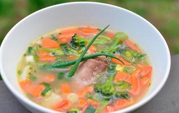 Куриный суп с брокколи Куриный суп с брокколи