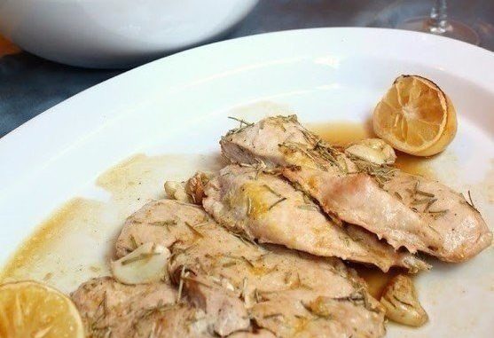 Курица, запеченная с чесноком