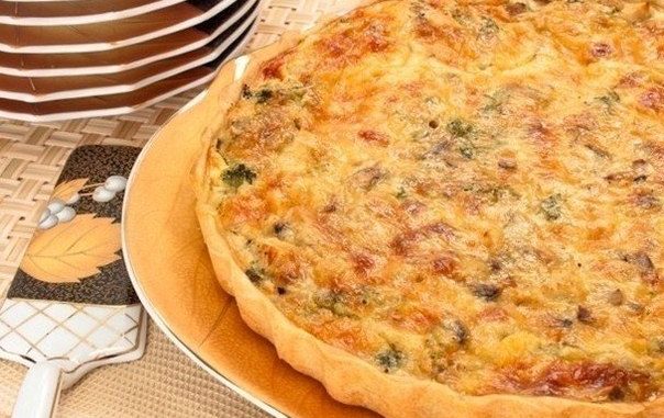 Лоранский пирог с курицей и грибами