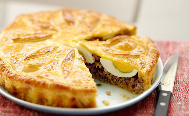 Пирог с фаршем и яйцами