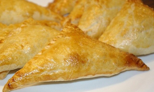 Пирожки с мясом курицы