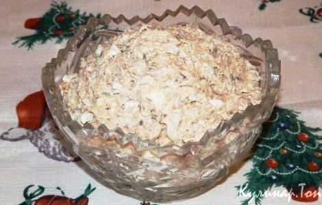 Салат из морской рыбы и яиц
