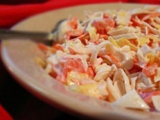 Салат с кальмарами и помидорами