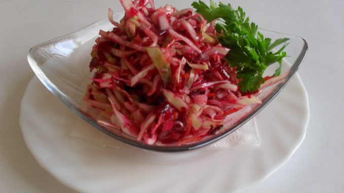 Салат с капустой и свеклой