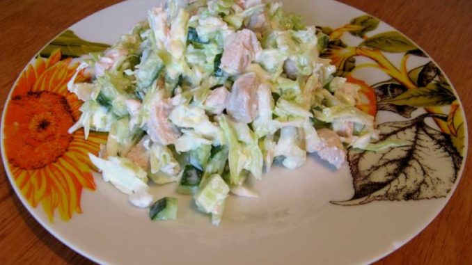 Салат с курицей и капустой