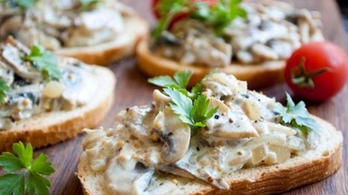 Сэндвич с шампиньонами