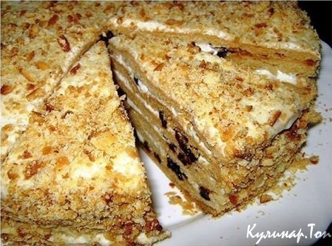 Торт медовый с черносливом