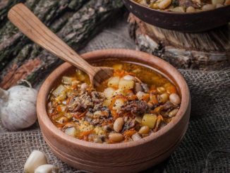 Баранья похлёбка с чесноком