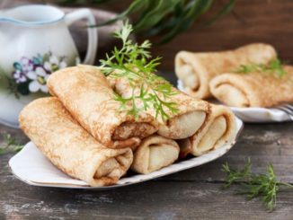 Блины с шампиньонами и сыром