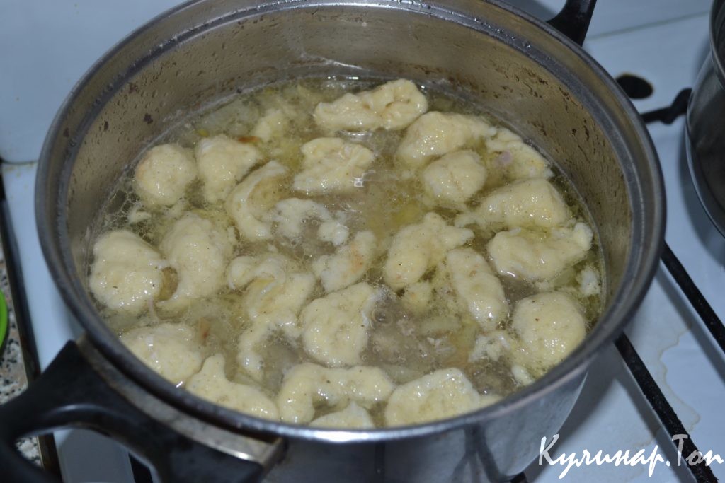 Куриный суп с клецками