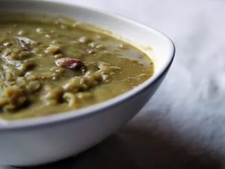 Гороховый суп с солеными грибами