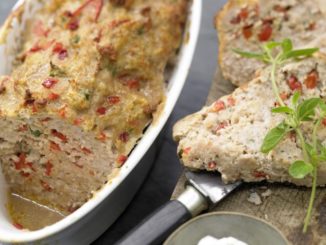 Говяжья запеканка с красными перцами и творогом
