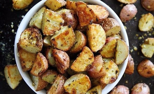 Картофель с соусом песто и сыром Картофель с соусом песто и сыром