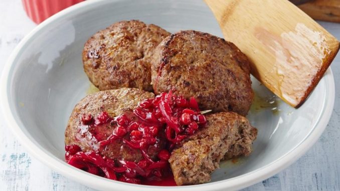 Котлеты из баранины с брусникой Котлеты из баранины с брусникой