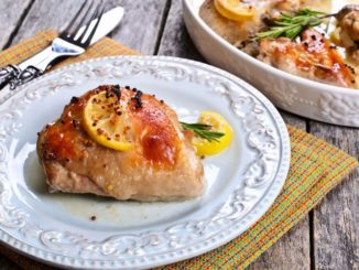 Куриные бедрышки с травами