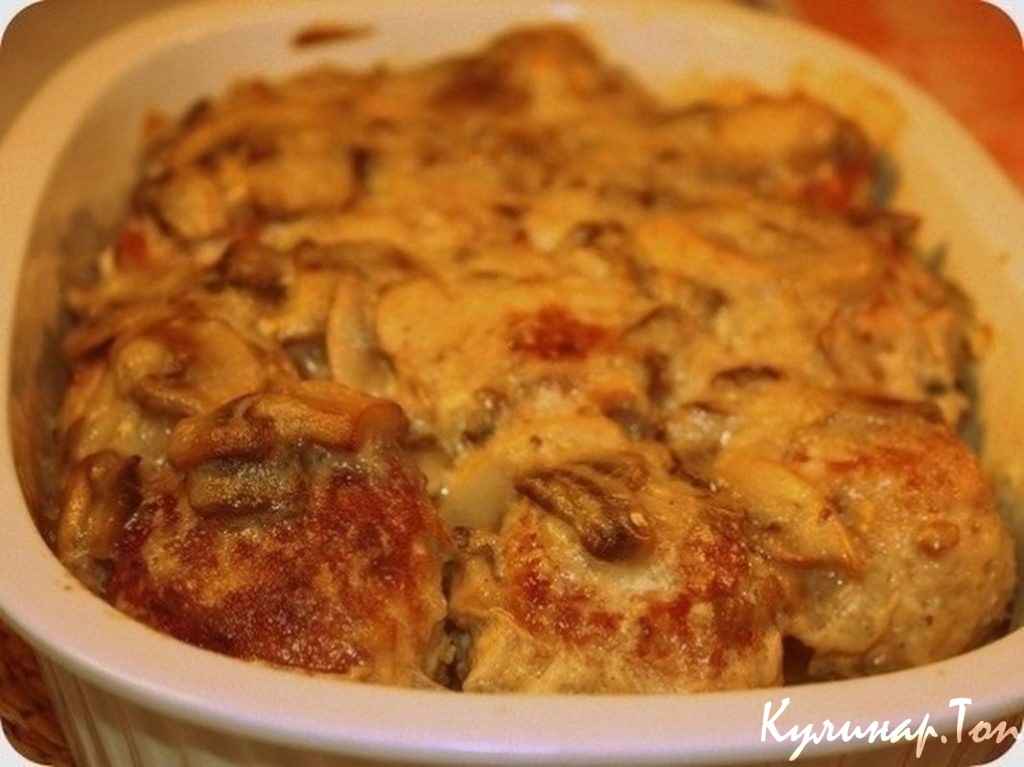 Курица в грибном соусе с сыром