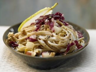 Паста с грушами и грецкими орехами