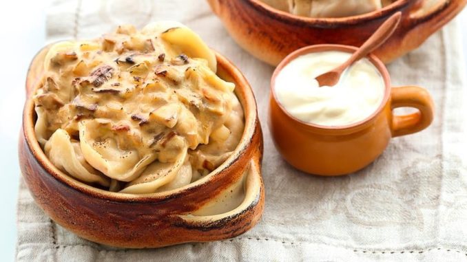 Пельмени в горшочке с грибами Пельмени в горшочке с грибами