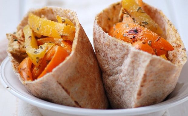 Пита с курицей и сладким перцем Пита с курицей и сладким перцем