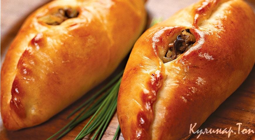 Расстегаи с морковью и белыми грибами