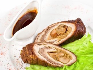 Рулет из курицы с беконом