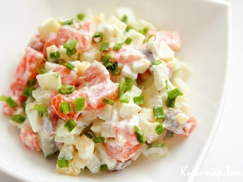 Салат из картофеля с семгой