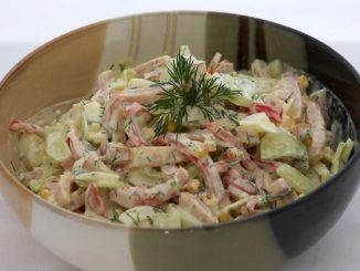 Салат с яйцом и ветчиной