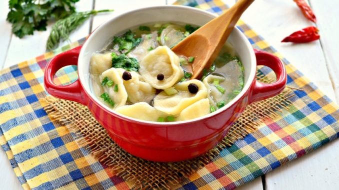 Суповые пельмешки с мясным фаршем Суповые пельмешки с мясным фаршем