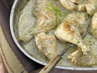 Тушеная курица по-французски