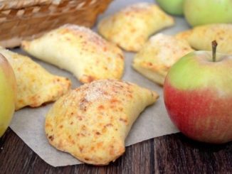 Яблочные пирожки