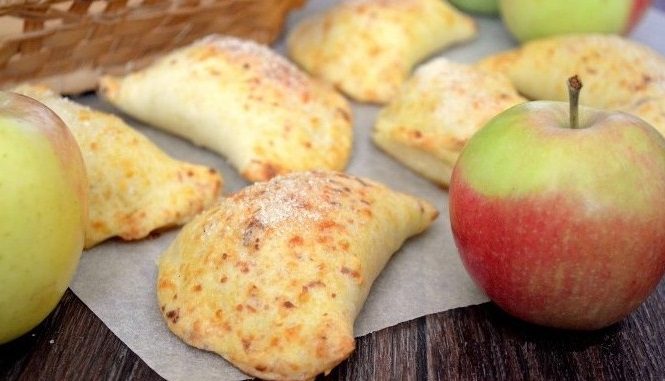 Яблочные пирожки Яблочные пирожки