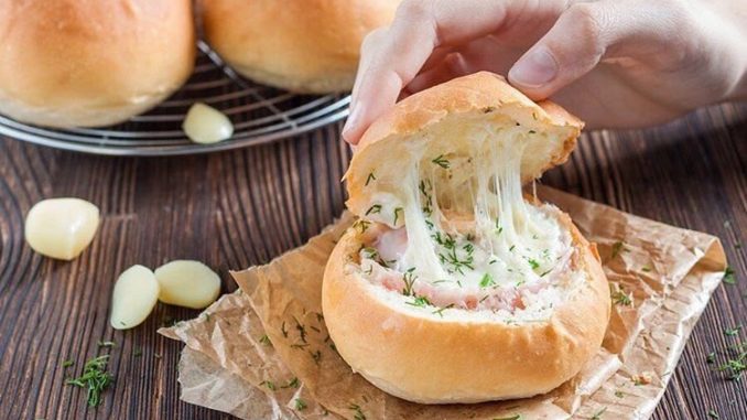 Яичница в булочке Яичница в булочке