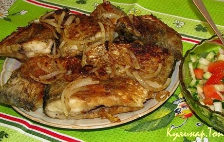 Жареный лещ с картофелем Жареный лещ с картофелем