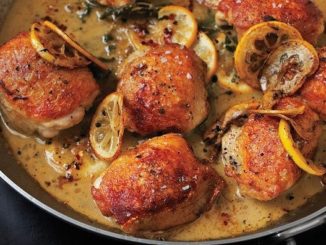 Запеченная курица с травами и овощами