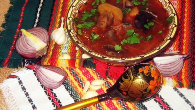 Борщ с грибами и черносливом Борщ с грибами и черносливом