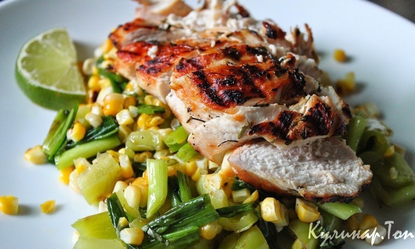 Cалат из кукурузы и курицы