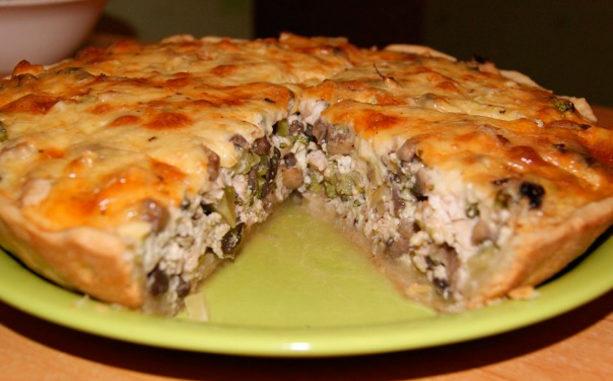 Диетический пирог с грибами и курицей Диетический пирог с грибами и курицей